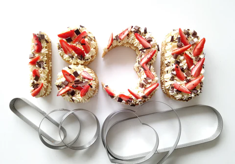 Straight edge perforated tart ring in stainless steel-?15.5 H 3,5 \3098.06
