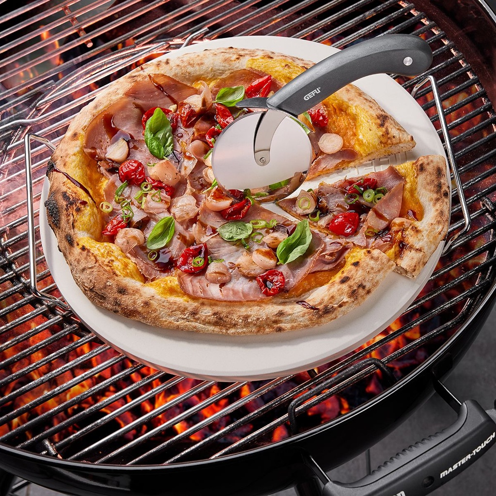 Pizza stone with stand + pizza cutter
