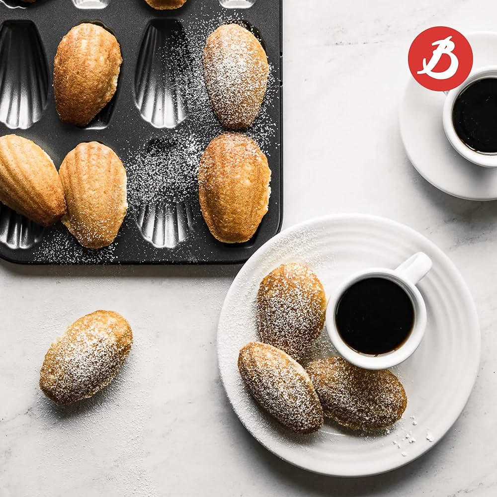 12 MADELEINES BAKING TRAY 7x4x1.5cm - 20x26cm \4710.12