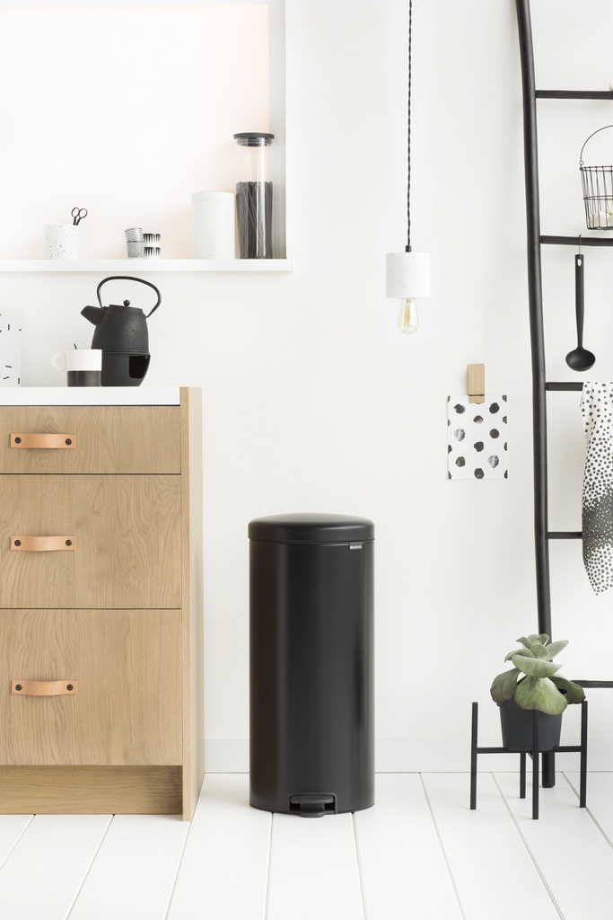 Brabantia Pedal Bin newIcon 30L Plastic Inner Bucket Matt Black