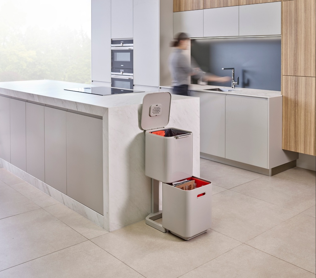 Joseph Totem Compact 40L Bin