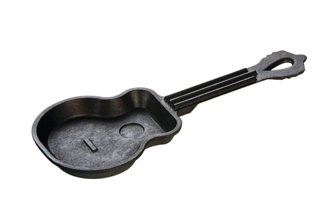 طبق صغير من حديد الزهر على شكل غيتار