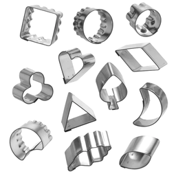 12 ASSORTED PLAIN AND SHAPED DOUGH CUTTERS \ 9121000MI